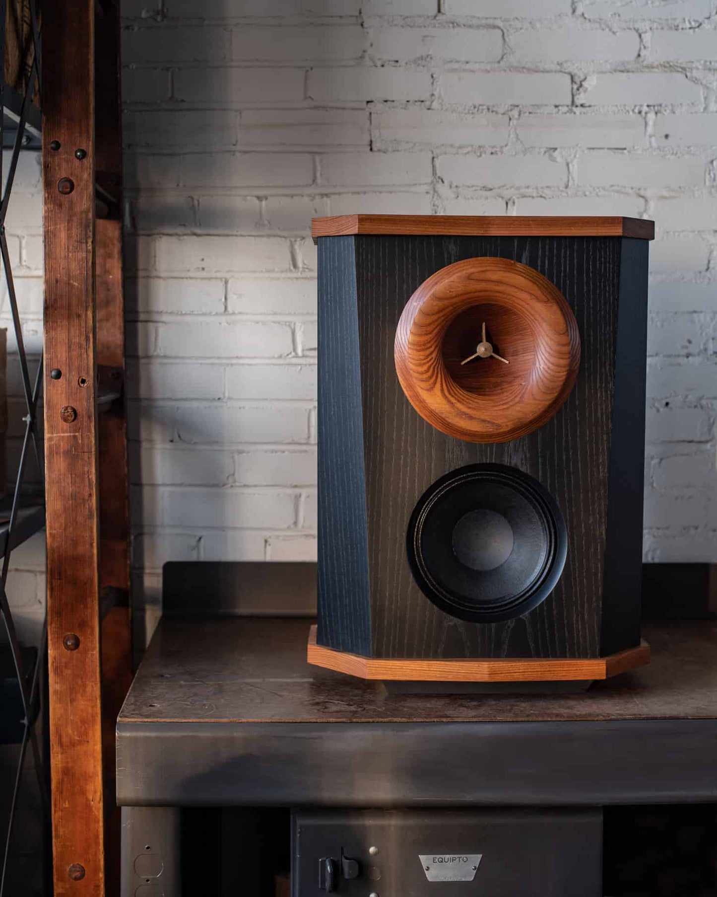 Fleetwood Sound - The Deville